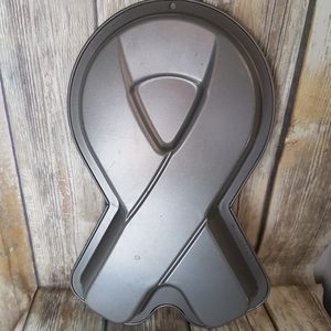 Awareness ribbon cake pan
